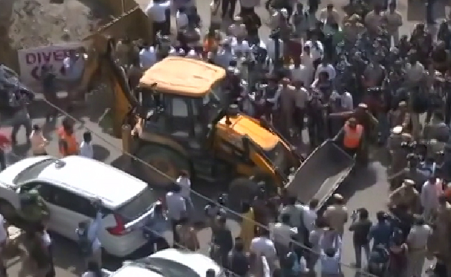 14 Teams, 9 Bulldozers, 1,500 Cops: How Delhi Demolition Was Carried Out