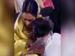 Viral Video: रणबीर कपूर ने जब रेखा का हाथ पकड़ बोले थे अमिताभ बच्चन के डायलॉग, एक्ट्रेस बोलीं- याद रखना... Viral Video: रणबीर कपूर ने जब रेखा का हाथ पकड़ बोले थे अमिताभ बच्चन के डायलॉग, एक्ट्रेस बोलीं- याद रखना...