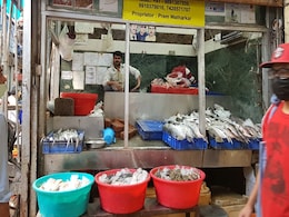 MCD ने मांस की दुकानों और धार्मिक स्थलों के बीच 150 मीटर की दूरी संबंधी नीति को मंजूरी दी MCD ने मांस की दुकानों और धार्मिक स्थलों के बीच 150 मीटर की दूरी संबंधी नीति को मंजूरी दी