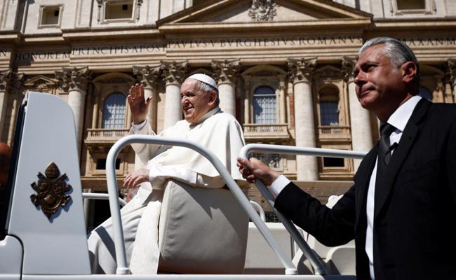 Pope Francis' Decision To Cancel Africa Trip Fuels Rumours Over Resignation
