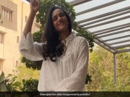 पीवी सिंधु का नया डांस वीडियो वायरल, 'अरेबिक कुथु' सॉन्ग पर नाचीं बैडमिंटन स्टार पीवी सिंधु का नया डांस वीडियो वायरल, 'अरेबिक कुथु' सॉन्ग पर नाचीं बैडमिंटन स्टार