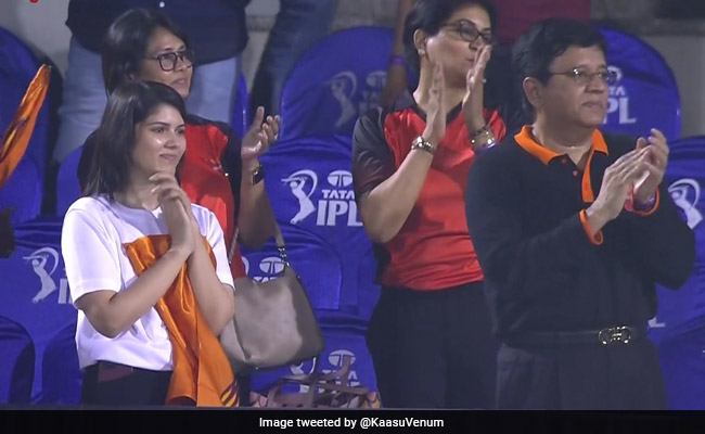 SRH ने मारी जीत की हैट्रिक तो मालकिन 'काव्या मारन' वायरल, हुई Memes की बरसात, बने ऐसे Jokes