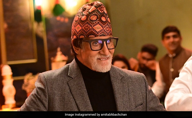 अमिताभ बच्चन ने 'दसवीं' के गाने पर किया जोरदार डांस बोले- ये अभिषेक बच्चन की नकल है, तो कमेंट में एक्टर का यूं आया जवाब