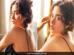 Janhvi Kapoor Glows Brighter Than A Summer Day With Full Lips And A Tousled Updo Janhvi Kapoor Glows Brighter Than A Summer Day With Full Lips And A Tousled Updo