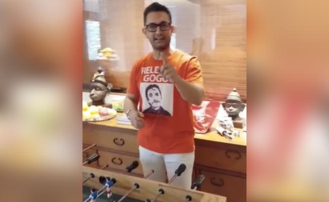 Just Aamir Khan Casually Wearing A "Release Gogo" T-Shirt Like It's No Big Deal