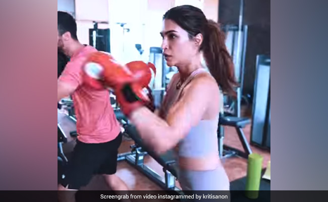 "No Excuses": Kriti Sanon's Fitness Mantra In Two Words. See New Post
