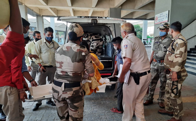 Pregnant Woman Delivers Baby On Delhi Metro Station Platform