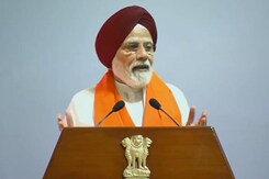 PM Modi Addresses Sikh Delegation At Delhi Residence PM Modi Addresses Sikh Delegation At Delhi Residence