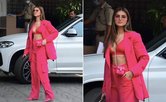 We're All Hearts For Tara Sutaria's All-Pink Travel Look And Her Outrageously Tiny Bag