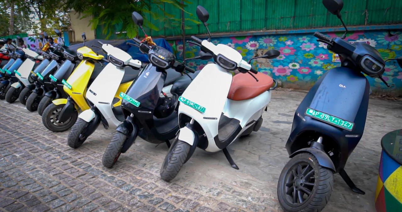 Ola S1 Rider Severely Injured As Scooter Goes Into Reverse At Full Speed