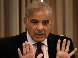 कतर पहुंचे पाकिस्तान पीएम शहबाज शरीफ, यूएई का कर्ज चुकाने के लिए दूसरे देशों के सामने फैलाए हाथ