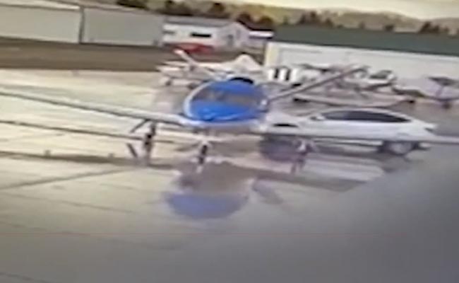 23 करोड़ की जेट से टकराई Tesla Car, सोशल मीडिया पर एलन मस्क को ट्रोल किया जा रहा है