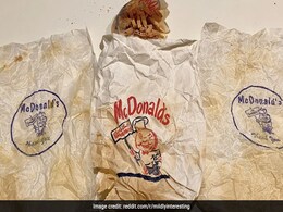 शख्स को बाथरुम की दीवार में मिला 60 साल पुराना McDonald's का खाना, किया ऐसा खुलासा, जानकर उड़ जाएंगे होश शख्स को बाथरुम की दीवार में मिला 60 साल पुराना McDonald's का खाना, किया ऐसा खुलासा, जानकर उड़ जाएंगे होश