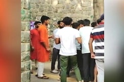 "Mess Staff Stopped From Serving Non-Veg": 2 Student Groups Clash In JNU "Mess Staff Stopped From Serving Non-Veg": 2 Student Groups Clash In JNU
