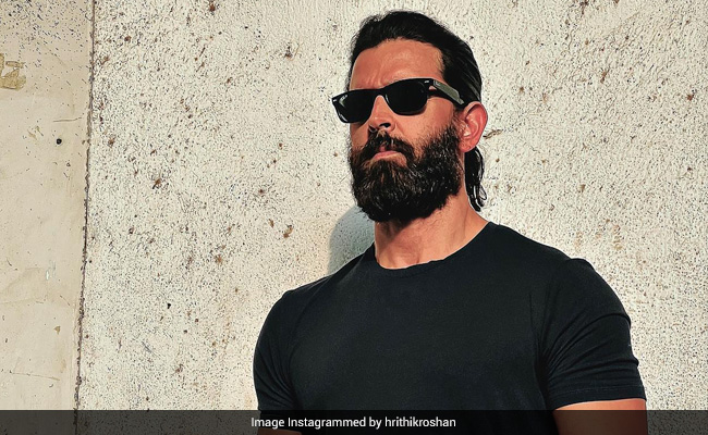 Hrithik Roshan Channels His "Inner <i>Vedha</i>" In The Latest Post. Rumoured Girlfriend Saba Azad Says, "Hello"