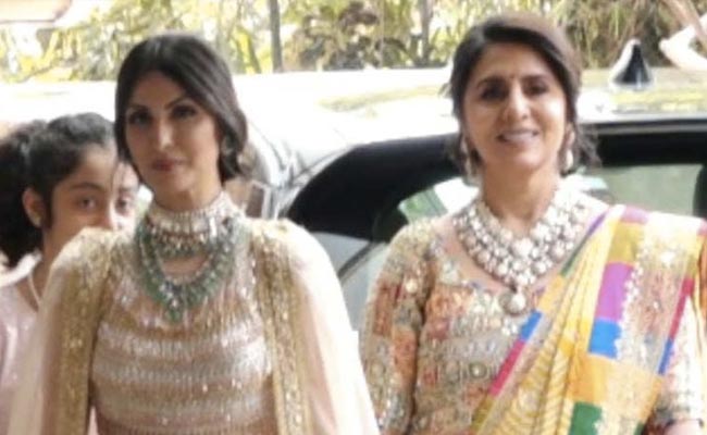 Riddhima And Neetu Kapoor Bring The Best Of Both Ethnic Worlds With Their <i>Lehengas</i>