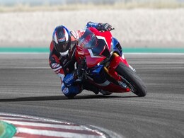 Honda CBR1000RR-R Fireblade Gets A Price Cut Of Rs. 10 Lakh In India Honda CBR1000RR-R Fireblade Gets A Price Cut Of Rs. 10 Lakh In India