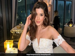Shanaya Kapoor व्हाइट आउटफिट में लगीं बेहद स्टाइलिश, फोटोज में देखें Shanaya Kapoor व्हाइट आउटफिट में लगीं बेहद स्टाइलिश, फोटोज में देखें