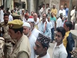 वाराणसी: साड़ी फिनिशिंग के कारखाने में लगी भीषण आग, 4 लोगों की जिंदा जलकर मौत वाराणसी: साड़ी फिनिशिंग के कारखाने में लगी भीषण आग, 4 लोगों की जिंदा जलकर मौत