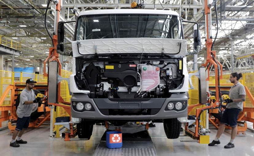 Mercedes-Benz Puts 5,600 Workers On Vacation In Brazil Due To Chips Shortage