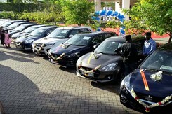 चेन्नई की आईटी कंपनी ने 100 कर्मचारियों को तोहफे में दी कार चेन्नई की आईटी कंपनी ने 100 कर्मचारियों को तोहफे में दी कार