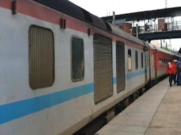 Chhath Special Train: दिवाली, छठ पर घर जाने वालों के लिए खुशखबरी, रेलवे ने दी यह सौगात Chhath Special Train: दिवाली, छठ पर घर जाने वालों के लिए खुशखबरी, रेलवे ने दी यह सौगात