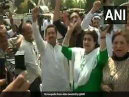 देखें VIDEO : 'अमेरिका का जो यार है, वो गद्दार है', नेशनल असेंबली भंग होने के बाद पाक संसद के बाहर लगे नारे देखें VIDEO : 'अमेरिका का जो यार है, वो गद्दार है', नेशनल असेंबली भंग होने के बाद पाक संसद के बाहर लगे नारे