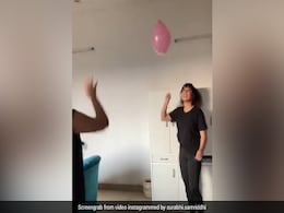 चिंकी-मिंकी ने यूं बनाया एक दूसरे को अप्रैल फूल, Video देख हंसते-हंसते लोटपोट हुए लोग चिंकी-मिंकी ने यूं बनाया एक दूसरे को अप्रैल फूल, Video देख हंसते-हंसते लोटपोट हुए लोग