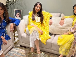'Bollywood Wives' Bhavana Pandey, Maheep Kapoor And Seema Khan Bond Over Biryani 'Bollywood Wives' Bhavana Pandey, Maheep Kapoor And Seema Khan Bond Over Biryani