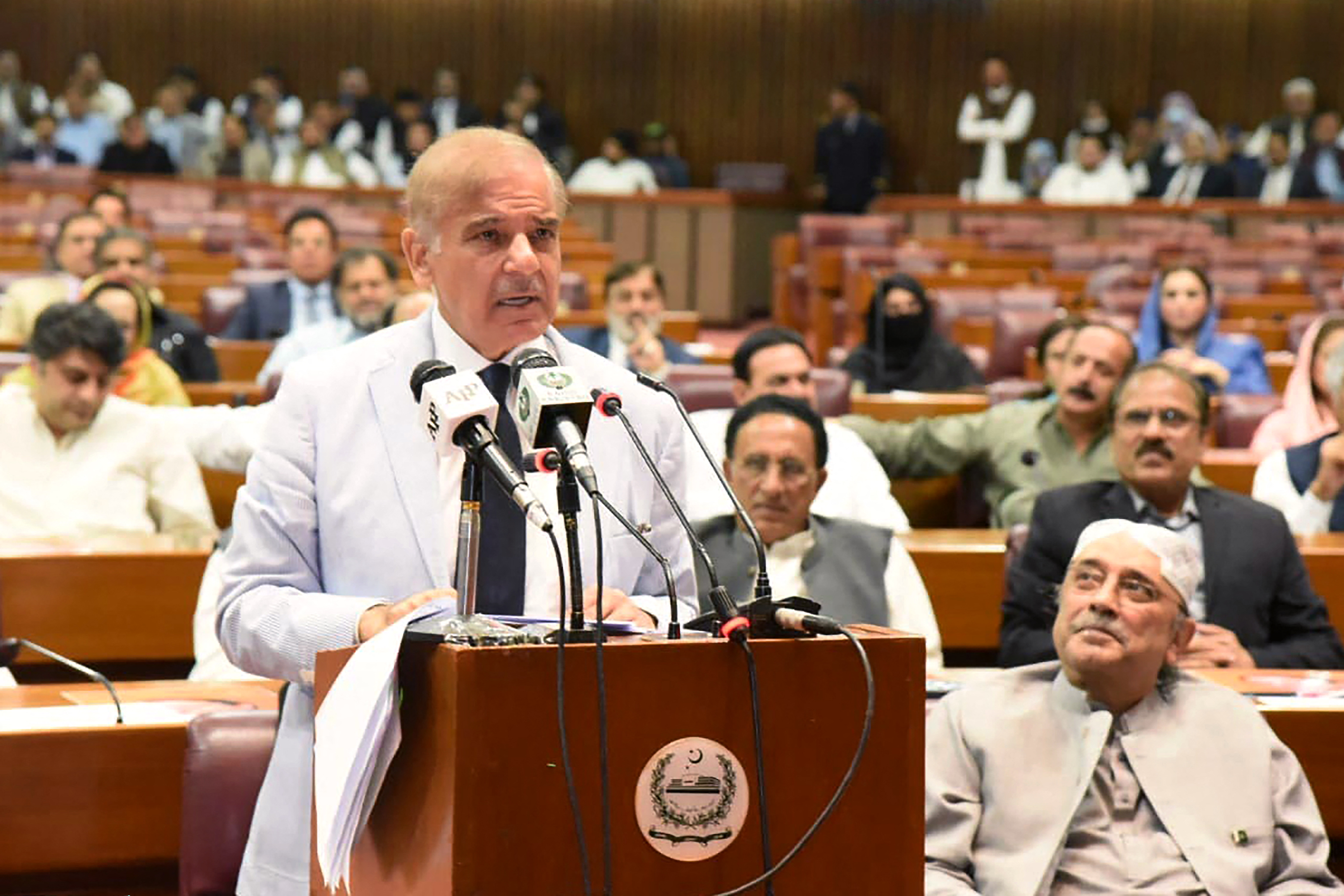 Cannot Afford "Enmity With US At All": Pak's New PM's Charge At Imran Khan