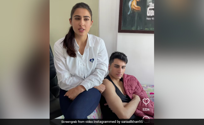 Siblings Day पर  सारा अली खान ने भाई इब्राहिम के साथ शेयर किया वीडियो, जमकर मस्ती करती आईं नजर