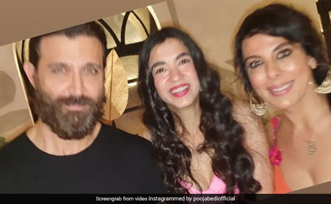 Hrithik Roshan And Girlfriend Saba Azad Partied In Goa With His Ex-Wife Sussanne Khan And Arslan Goni