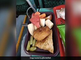 "<i>Roza Hai</i>?": Man Onboard Shatabdi Express Gets Surprise <i>Iftar</i> "<i>Roza Hai</i>?": Man Onboard Shatabdi Express Gets Surprise <i>Iftar</i>