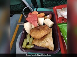 Shatabdi Express Surprises Man With Iftar, The Story Will Tug At Your Heartstring Shatabdi Express Surprises Man With Iftar, The Story Will Tug At Your Heartstring