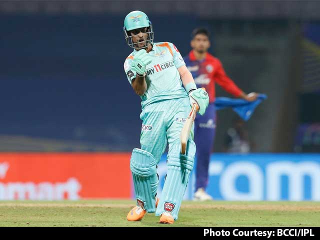 Lucknow's Ba-'Dhoni'