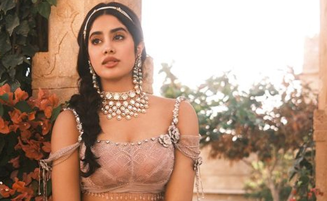 Janhvi Kapoor Proves She Can Break Hearts Even In A Blush Pink <i>Lehenga</i>