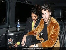 Viral Photo: Lunch Date पर गए निक-प्रियंका ने सड़क के बीचों-बीच की किस, फैंस बोले- बच्चे के आने के बाद...  Viral Photo: Lunch Date पर गए निक-प्रियंका ने सड़क के बीचों-बीच की किस, फैंस बोले- बच्चे के आने के बाद...