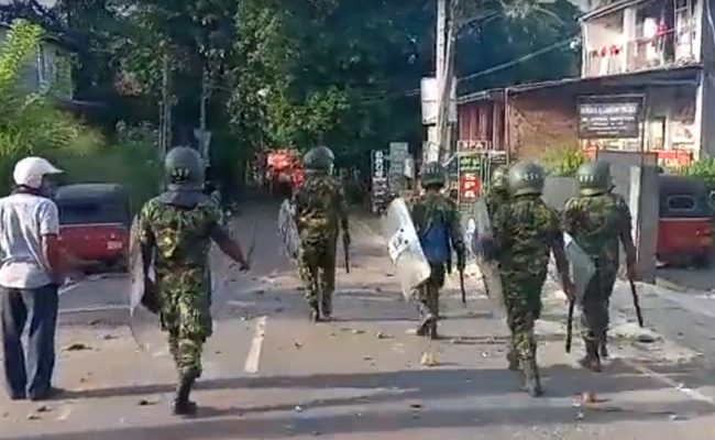 Sri Lanka: Curfew Imposed in Rambukkana As Police Clash With Protesters