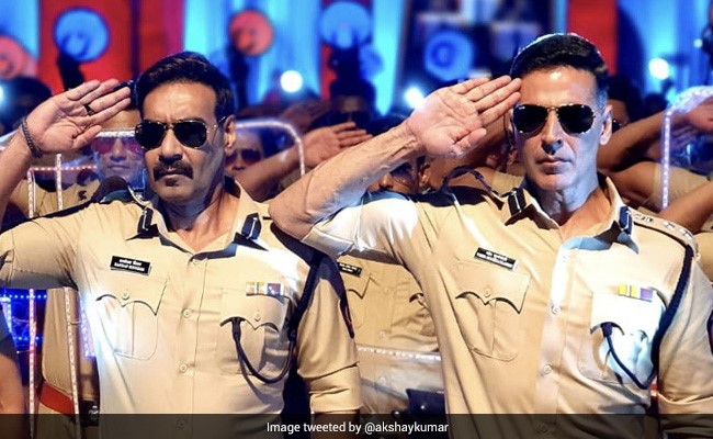 <i>"Bhai</i> Ajay Devgn, <i>Mazaa Aa Gaya Kasam Se</i>," Writes Akshay Kumar, After Watching <i>Runway 34</i>