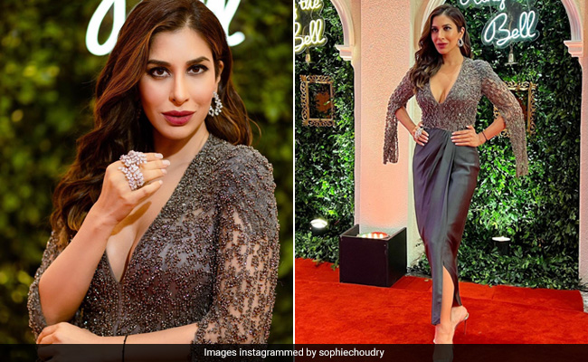 Sophie Choudry Raises The Ultra Glam Quotient In A Sparkly Silver Metallic Dress