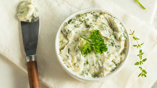 Garlic Butter: शेफ पंकज भदौरिया से जानें घर पर आसानी से कैसे बनाएं गार्लिक बटर