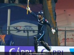 राशिद खान ने की छक्के की बरसात, 6 गेंदों पर 25 रन बनाकर गुजरात को दिलाई चमत्कारिक जीत- Video राशिद खान ने की छक्के की बरसात, 6 गेंदों पर 25 रन बनाकर गुजरात को दिलाई चमत्कारिक जीत- Video