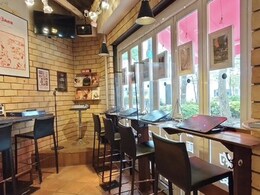 This Unique Tokyo Cafe Doesn't Let Writers Leave Till They Meet Deadlines