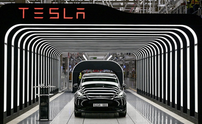 Tesla Halts Most Output At Shanghai Plant, April Sales Dive