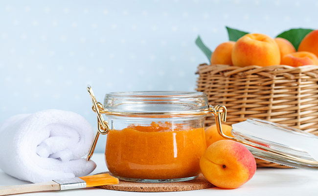 Apricot De Tan Scrub: Benefits And Uses For Summer Skincare