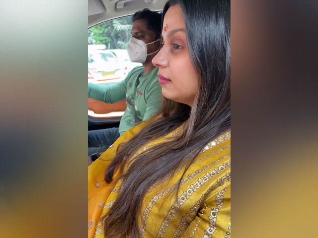 Ranbir Kapoor, Alia Bhatt Wedding: Bride's Sister Shaheen Bhatt Clicked Outside Her House