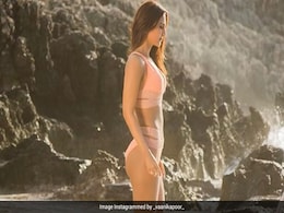 Vaani Kapoor ने शेयर की पिंक स्विमसूट में तस्वीरें, सभी को दे रही हैं वाणी समर Beach वाइब्स  Vaani Kapoor ने शेयर की पिंक स्विमसूट में तस्वीरें, सभी को दे रही हैं वाणी समर Beach वाइब्स