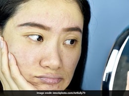 क्या स्किन टाइप बदलता रहता है? डर्मेटोलॉजिस्ट ने बताया Skin Type कैसे पहचानें और किस तरह रखें त्वचा का ख्याल क्या स्किन टाइप बदलता रहता है? डर्मेटोलॉजिस्ट ने बताया Skin Type कैसे पहचानें और किस तरह रखें त्वचा का ख्याल