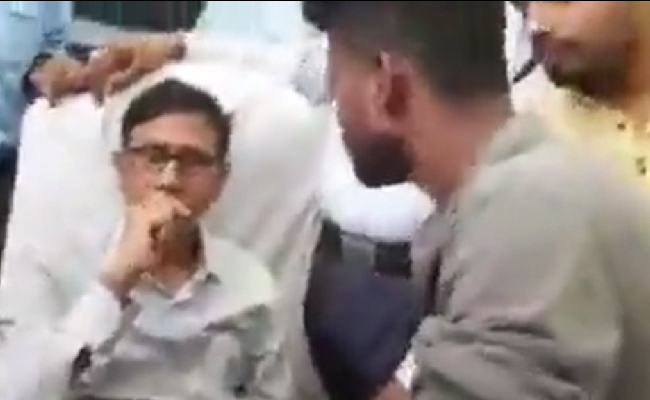 VIDEO: आलिया यूनिवर्सिटी के वीसी को कार्यालय में घुसकर अपशब्द कहे, धमकी दी, TMC का पूर्व छात्र नेता अरेस्ट