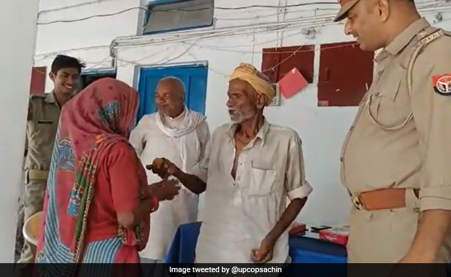Watch: Couple In 70s End Marital Dispute With <i>Laddoos</i> In UP